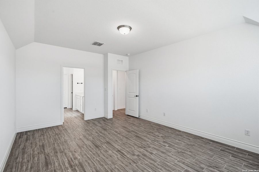 Spacious, unfurnished interior of a new home in Corley Farms, Boerne (Image 27). Spacious, unfurnished interior of a new home in Corley Farms, Boerne (Image 27).