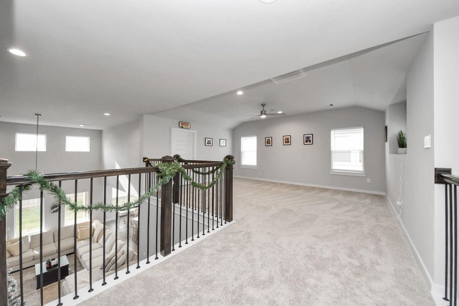 Spacious, unfurnished interior of a new home in , Conroe (Image 18).