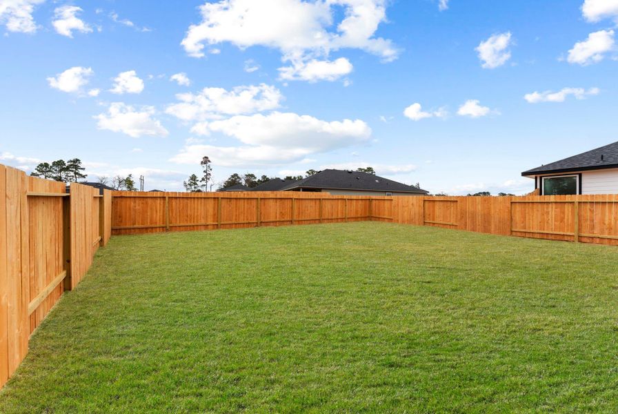 Exterior details and patio area of a home in Chapel Lakes, Montgomery (Image 27).