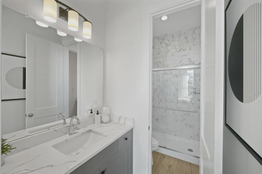 Representative furnished interior of a home built from the Sydney by Chesmar Homes in Attwater 65's, Waller (Image 15).