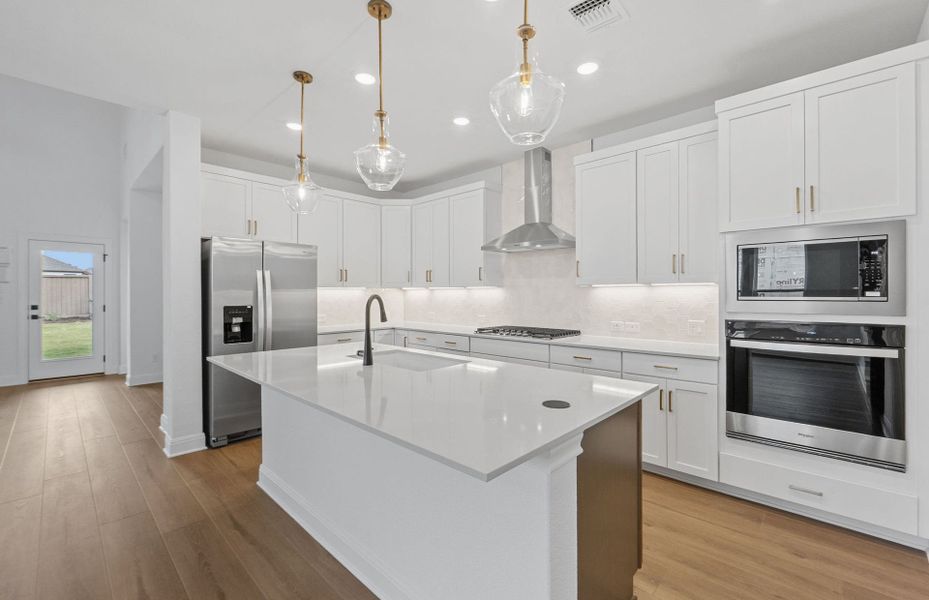 Furnished interior view inside a new home in Horizon Lake, Leander (Image 10).