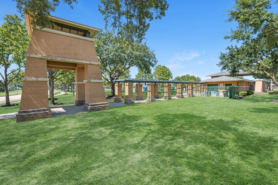 Community amenities in Grand Oaks Village, Houston (Image 27). Community amenities in Grand Oaks Village, Houston (Image 27).