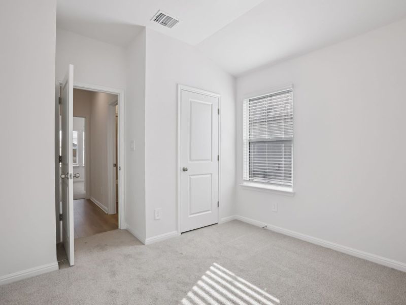 Spacious, unfurnished interior of a new home in Prairie Winds - Reserve Collection, Hutto (Image 16).