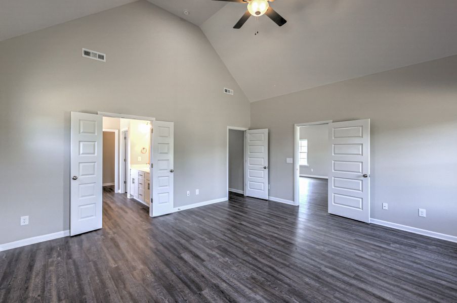 Spacious, unfurnished interior of a new home in Collin's Place, Decherd (Image 32).
