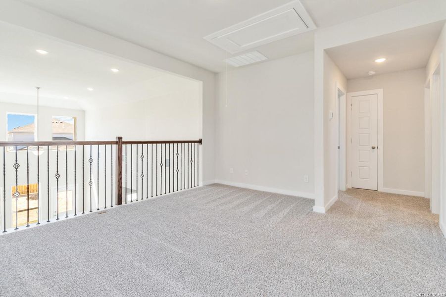 Spacious, unfurnished interior of a new home in Willow Point, San Antonio (Image 16).