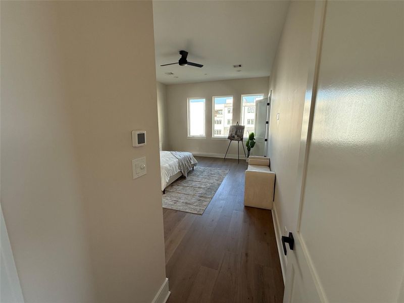 Spacious, unfurnished interior of a new home in , Houston (Image 23).