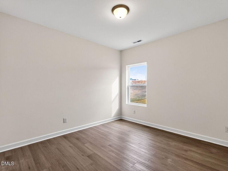 017-1280x960-bedroom