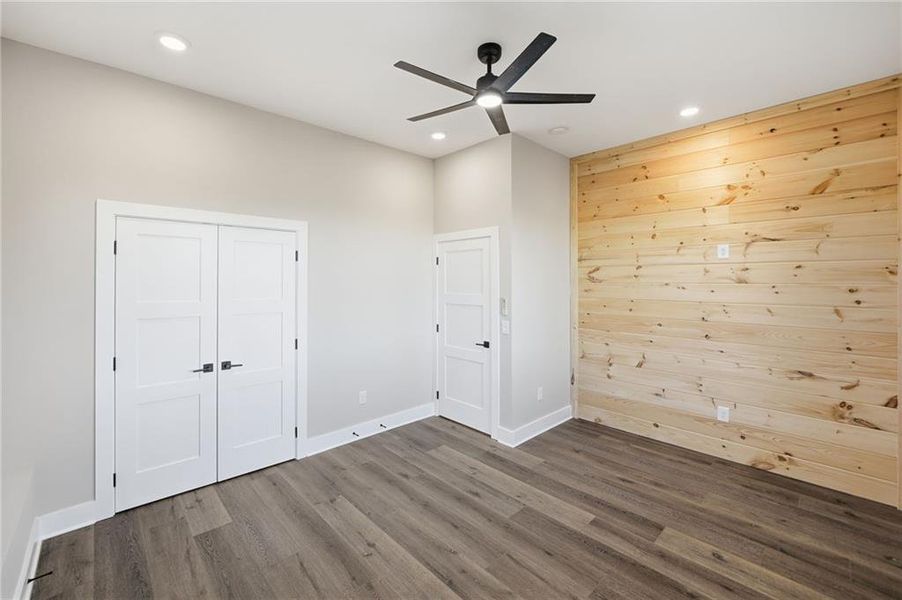 Spacious, unfurnished interior of a new home in , Ranger (Image 33).