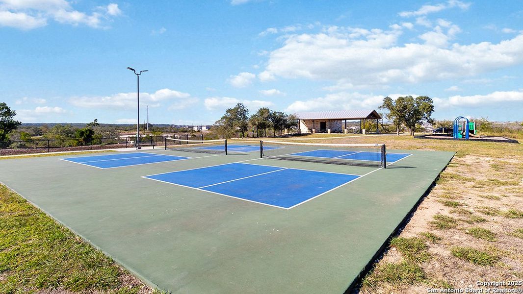 Community amenities in Hunters Ranch, San Antonio (Image 37).