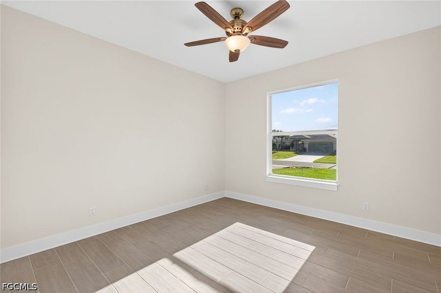Spacious, unfurnished interior of a new home in Cape Coral, Cape Coral (Image 26).