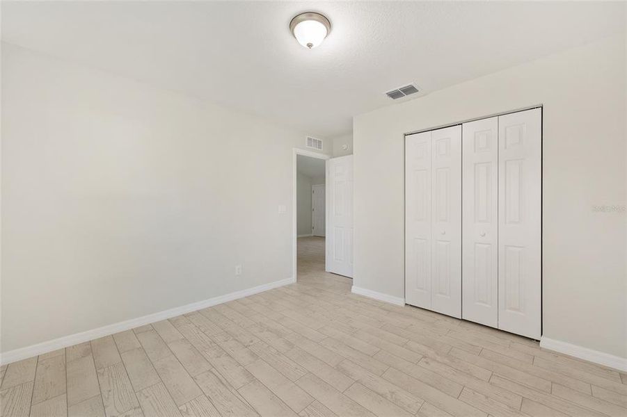 Spacious, unfurnished interior of a new home in , Ocala (Image 28).