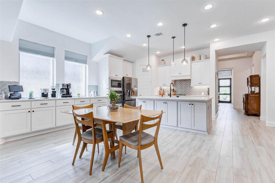 Furnished interior view inside a new home in Cross Creek West 55', Fulshear (Image 38).