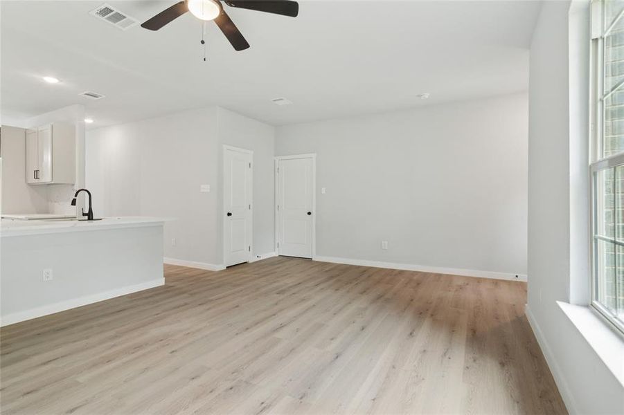 Spacious, unfurnished interior of a new home in , Mabank (Image 19). Spacious, unfurnished interior of a new home in , Mabank (Image 19).