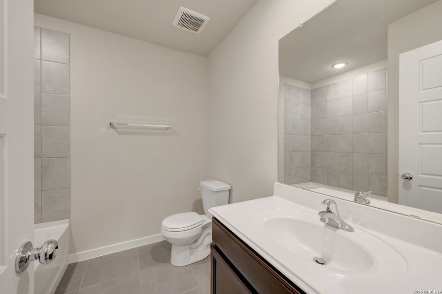 Furnished interior view inside a new home in Winding Brook, San Antonio (Image 13). Furnished interior view inside a new home in Winding Brook, San Antonio (Image 13).