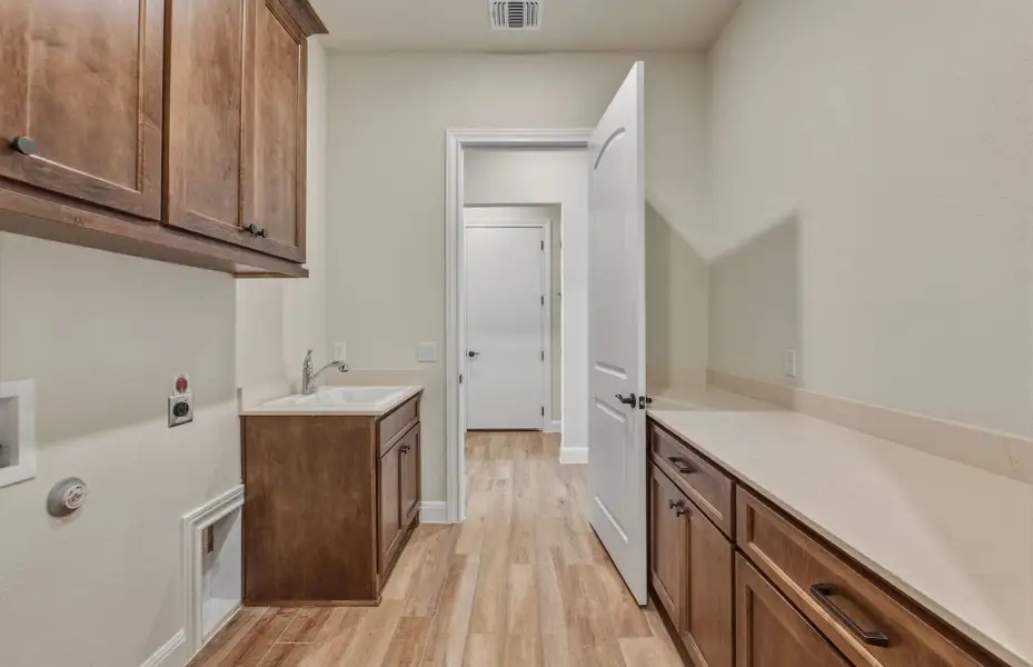 Furnished interior view inside a new home in Sun City Texas, Georgetown (Image 6).