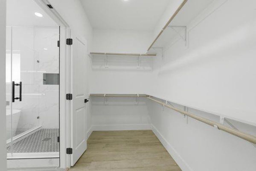 Spacious, unfurnished interior of a new home in , Houston (Image 21).