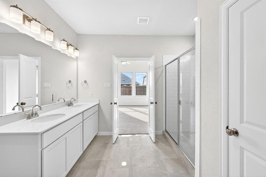 Furnished interior view inside a new home in Lily Creek at Sutton Fields, Aubrey (Image 8). Furnished interior view inside a new home in Lily Creek at Sutton Fields, Aubrey (Image 8).
