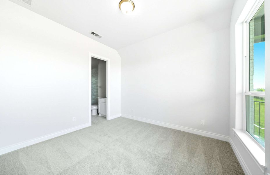 Representative unfurnished interior of a home built from the 3663 by Ravenna Homes in Artavia 70′, Conroe (Image 39).