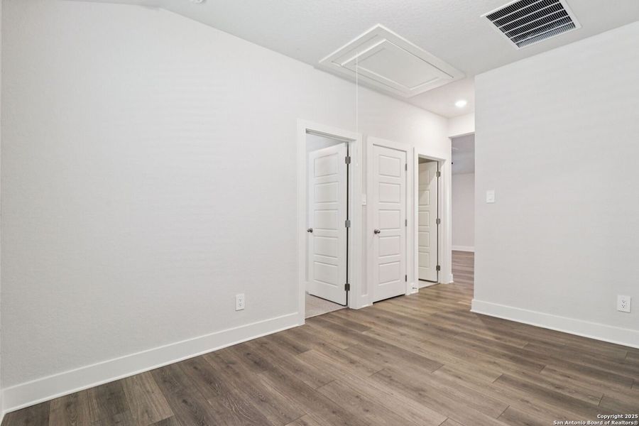 Spacious, unfurnished interior of a new home in Scenic Crest - Premier Series, Boerne (Image 28). Spacious, unfurnished interior of a new home in Scenic Crest - Premier Series, Boerne (Image 28).