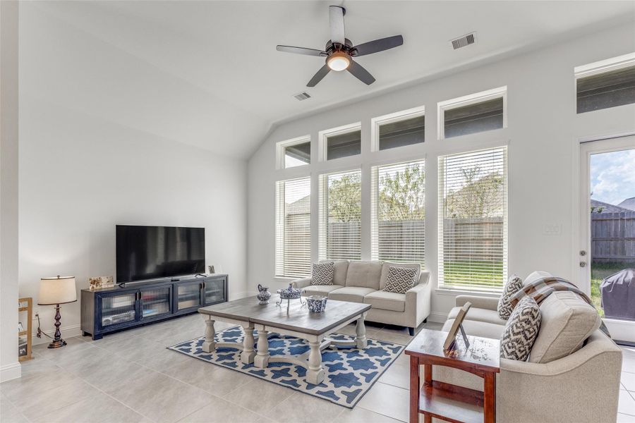 12’ high ceilings, light bright and airy