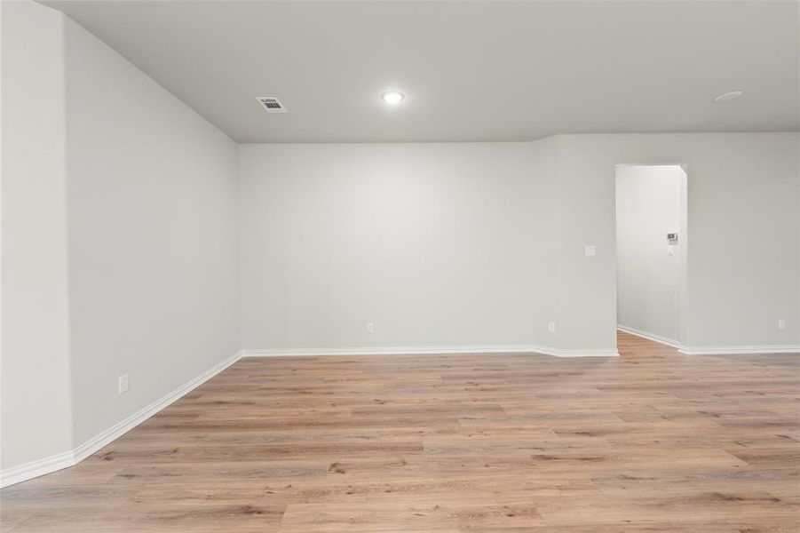 Spacious, unfurnished interior of a new home in Covenant Park, Springtown (Image 19).