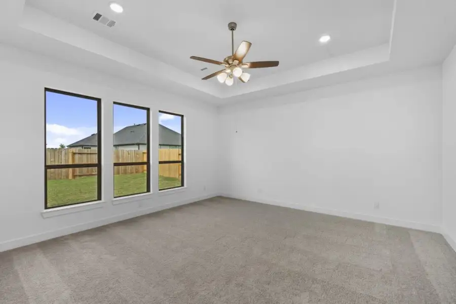 Spacious, unfurnished interior of a new home in Attwater, Waller (Image 9).