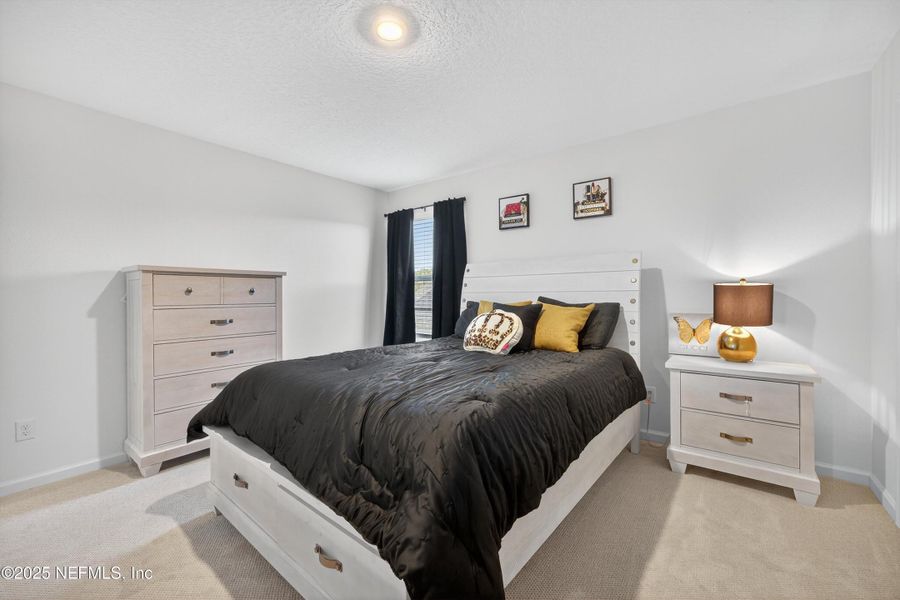 Furnished interior view inside a new home in , Middleburg (Image 40).