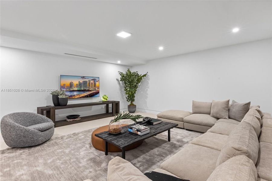 Furnished interior view inside a new home in , Pinecrest (Image 51).