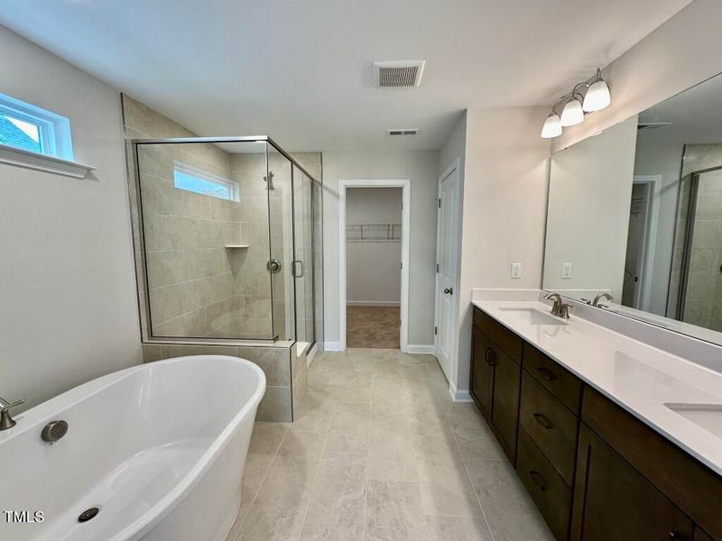 Furnished interior view inside a new home in Glenmere, Knightdale (Image 85). Furnished interior view inside a new home in Glenmere, Knightdale (Image 85).