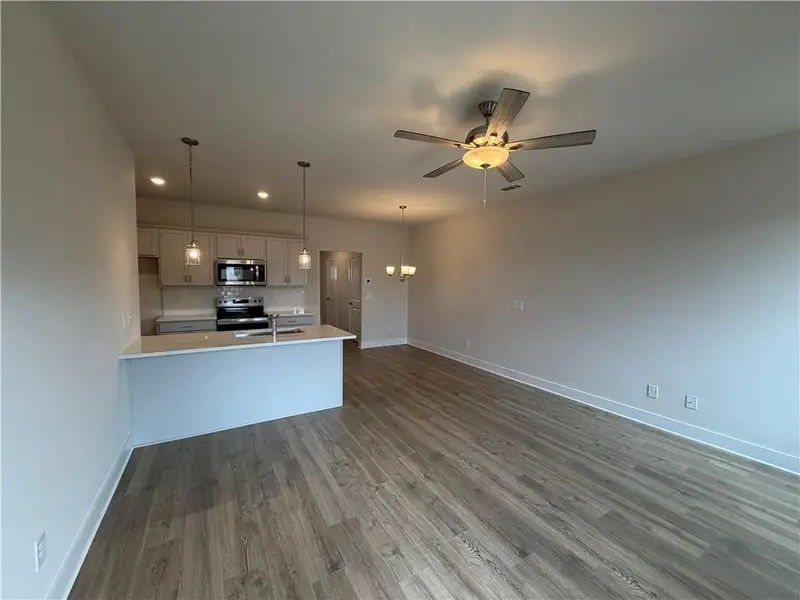 Spacious, unfurnished interior of a new home in , Cartersville (Image 6).