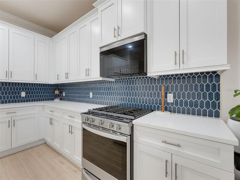 Furnished interior view inside a new home in , Clearwater (Image 13).