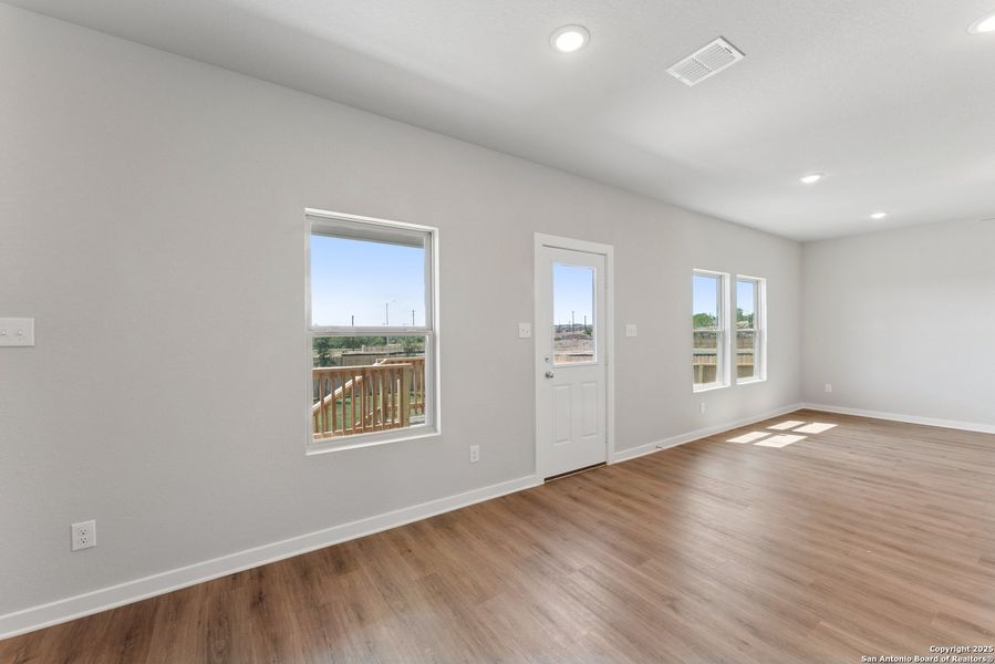Spacious, unfurnished interior of a new home in Mesquite Ridge, San Antonio (Image 25). Spacious, unfurnished interior of a new home in Mesquite Ridge, San Antonio (Image 25).