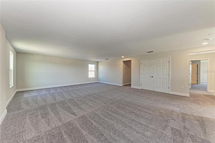 Spacious, unfurnished interior of a new home in Crosswind Ranch, Parrish (Image 27).