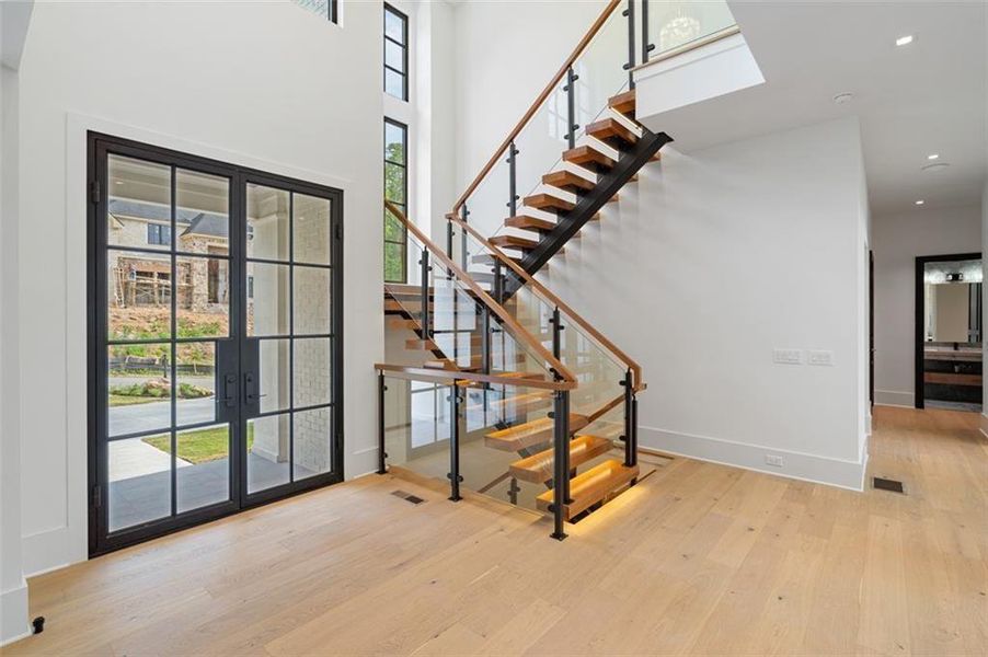 Spacious, unfurnished interior of a new home in , Alpharetta (Image 25).