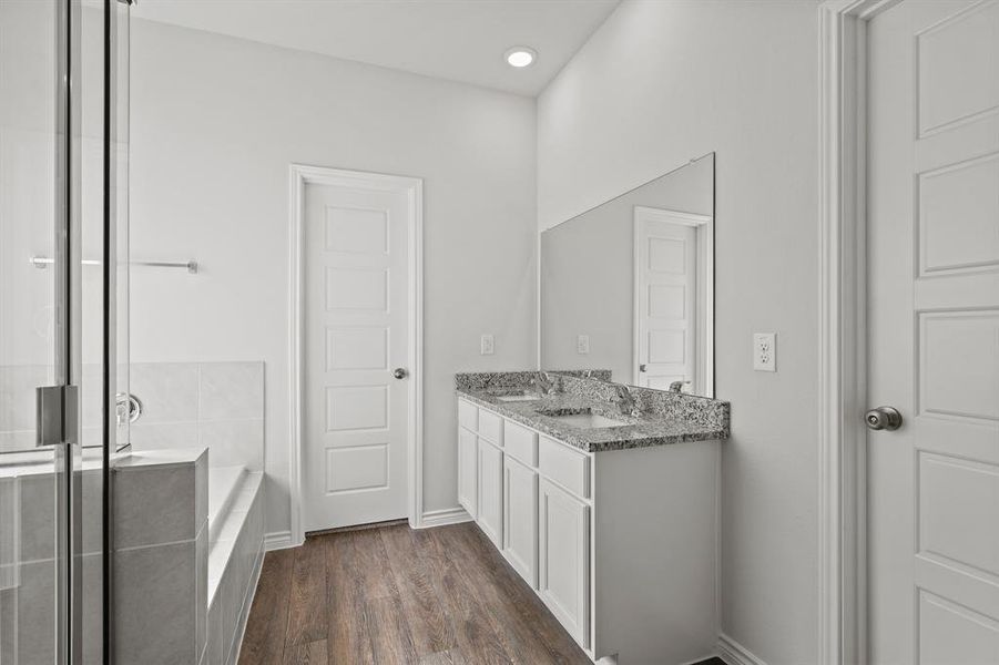 Furnished interior view inside a new home in Sycamore Landing, Fort Worth (Image 5). Furnished interior view inside a new home in Sycamore Landing, Fort Worth (Image 5).