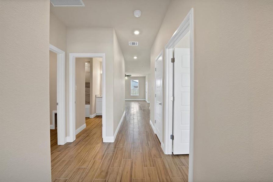 Spacious, unfurnished interior of a new home in , Granbury (Image 11).