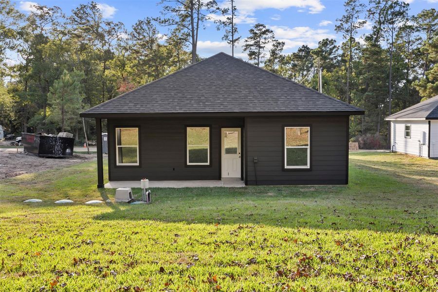 Front exterior of a new home in , Willis, TX, highlighting curb appeal (Image 9). Front exterior of a new home in , Willis, TX, highlighting curb appeal (Image 9).