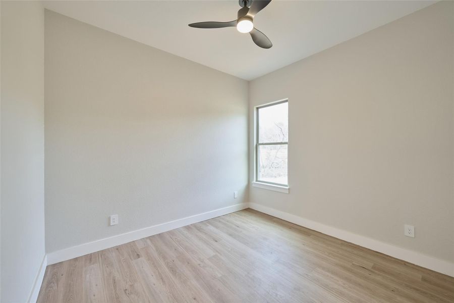 Spacious, unfurnished interior of a new home in , Huntsville (Image 25).