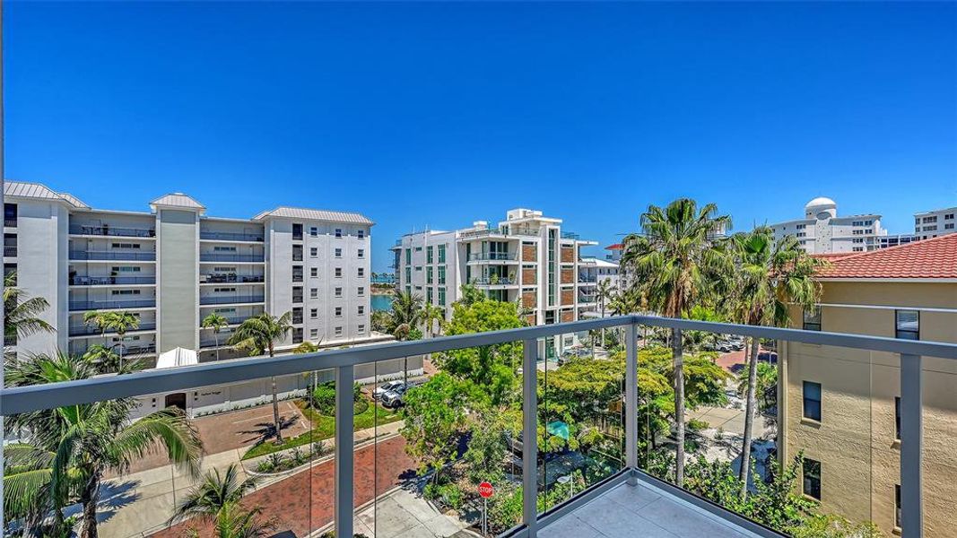 Condo located in Sarasota, FL showcasing its design and architecture (Image 24). Condo located in Sarasota, FL showcasing its design and architecture (Image 24).