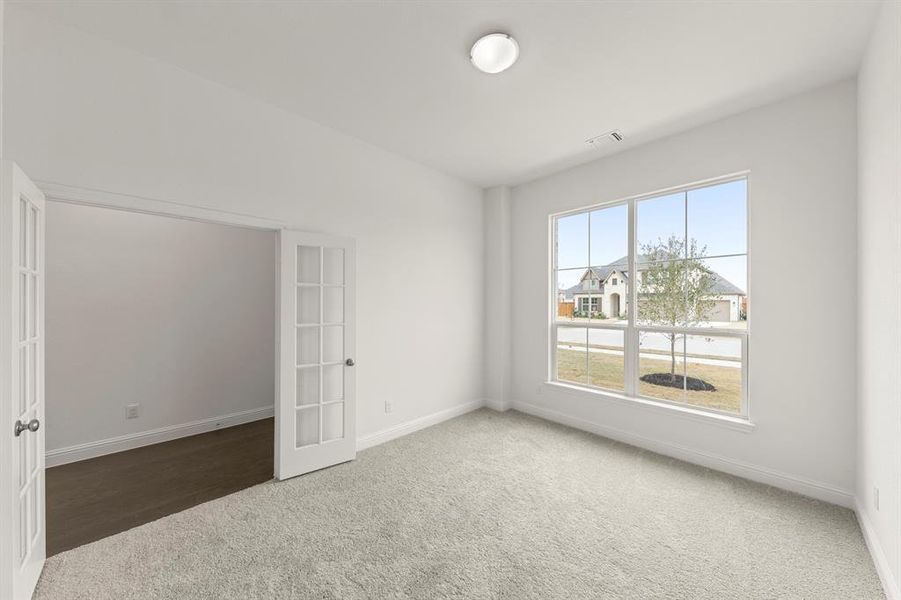 04. 403 Heritage Hill - Study