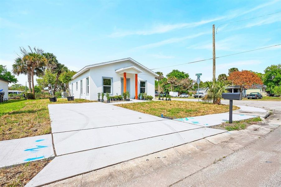 Community amenities in , Titusville (Image 22).