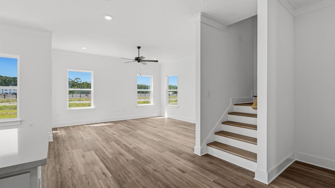 Spacious, unfurnished interior of a new home in Colonial East, Panama City Beach (Image 16). Spacious, unfurnished interior of a new home in Colonial East, Panama City Beach (Image 16).