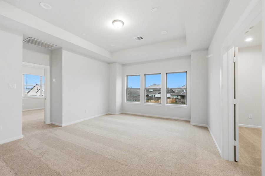 Spacious, unfurnished interior of a new home in Canterra Creek  60', Iowa Colony (Image 24).