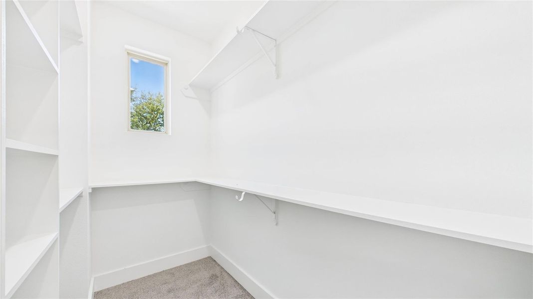 Spacious, unfurnished interior of a new home in , Houston (Image 24).