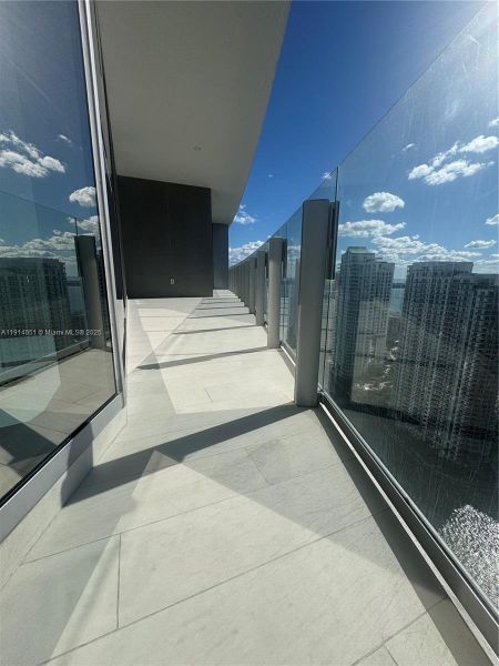 Exterior details and patio area of a home in , Miami (Image 20).