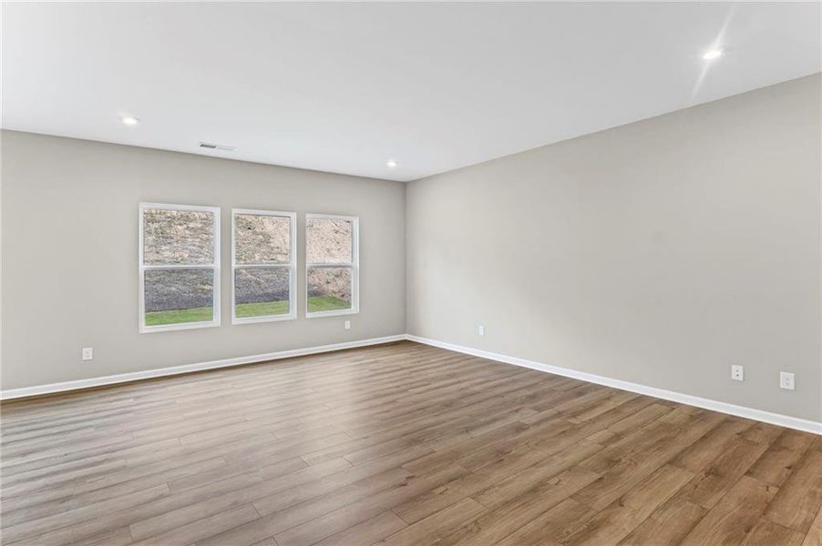 Spacious, unfurnished interior of a new home in Sage Woods, Dallas (Image 23).