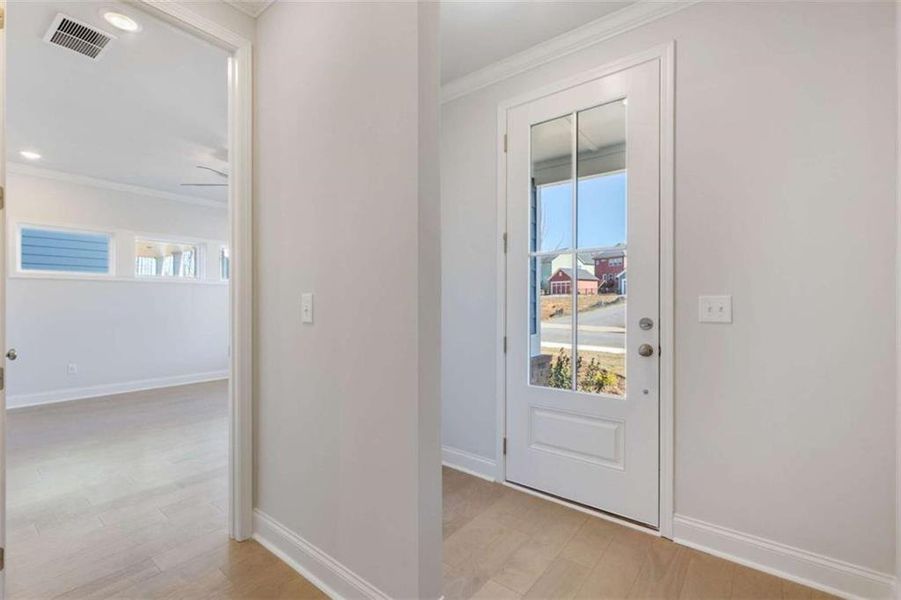 Spacious, unfurnished interior of a new home in , Athens (Image 28).