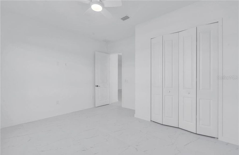 Spacious, unfurnished interior of a new home in , Cape Coral (Image 33).