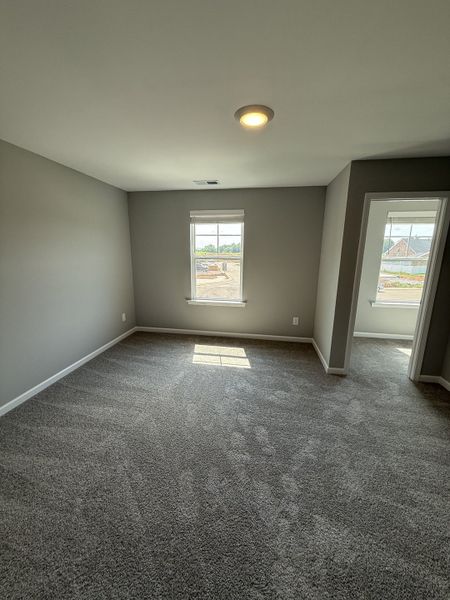 Spacious, unfurnished interior of a new home in Bradley Bend, Ashland City (Image 9).