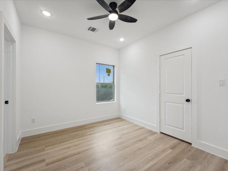 Spacious, unfurnished interior of a new home in , Houston (Image 35).